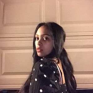 Meet your Posher, Paris